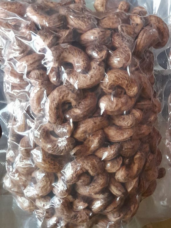 Whole Cashew with Husk - 500g